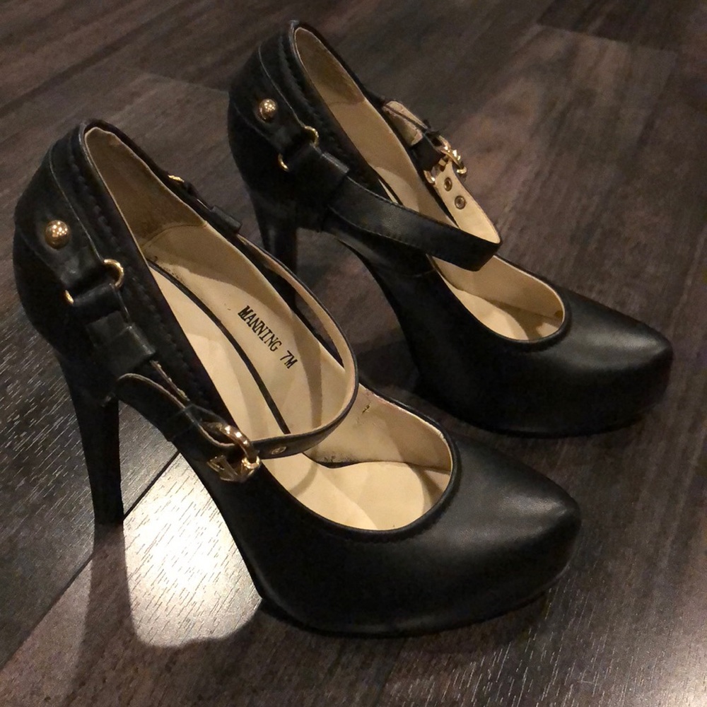Black heels - Picture 1 of 7